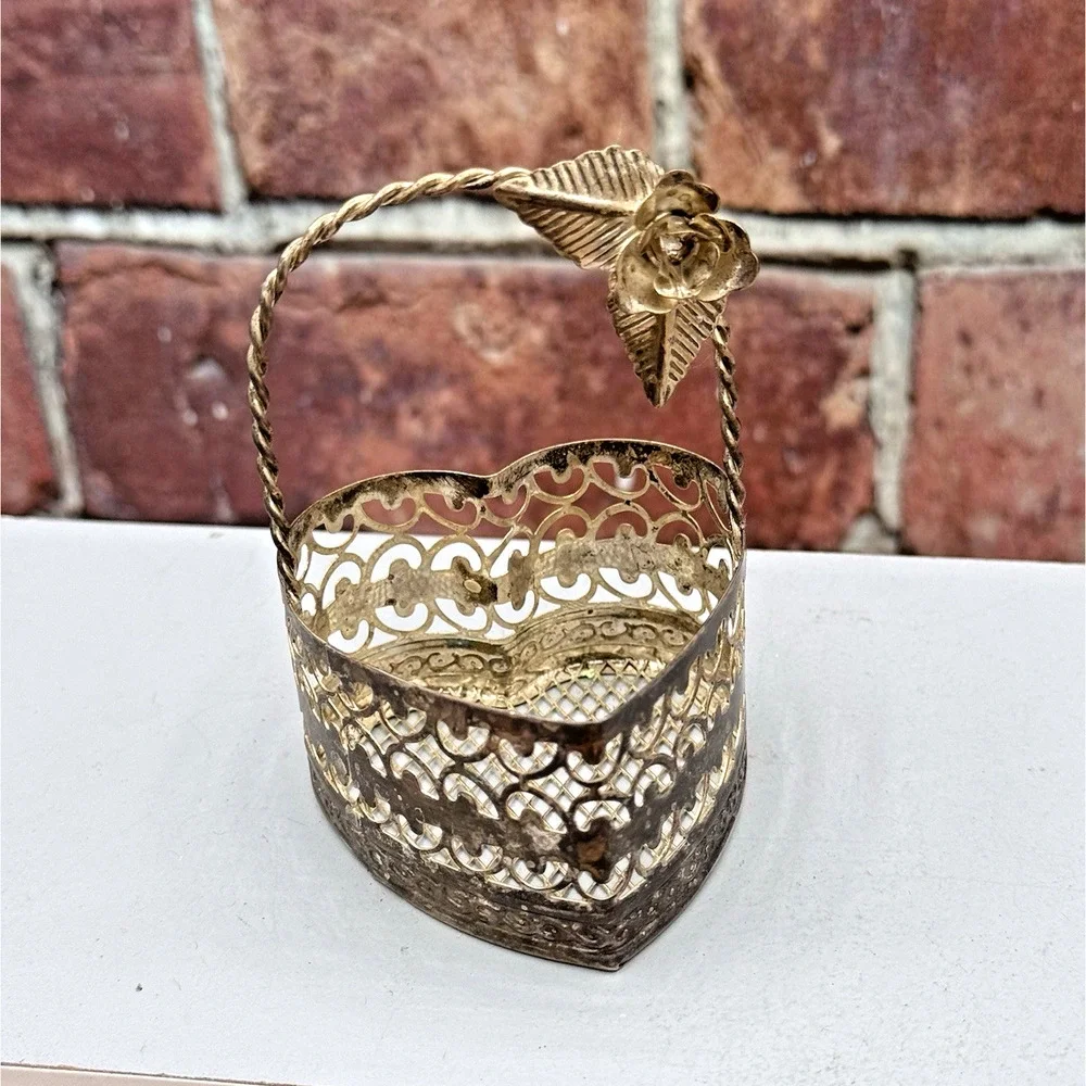 Vintage Silver Plated Filigree Heart Shaped Basket‎ Trinket Holder w Rose